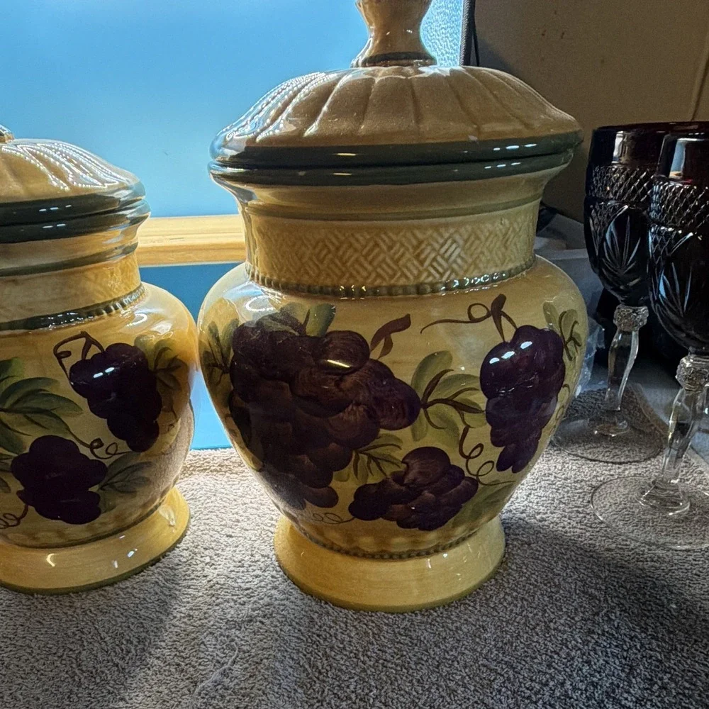 Casa Vero by Ack Tuscany Ceramic Grape Canister Set 4 Pc Lidded, MW/DS Safe. New